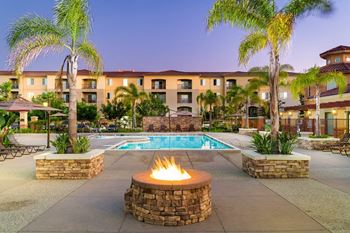 Swimming pool with sparkling water