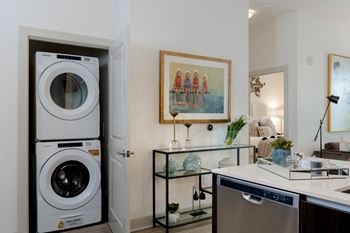  Full-size high-efficiency washer and dryer