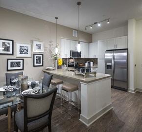 San Diego apartment for rent - dining and kitchen