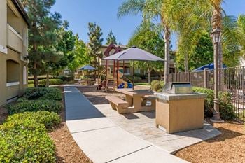 Path trail to play area and bbq