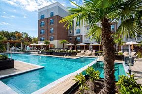 Williamsburg apartment for rent - pool