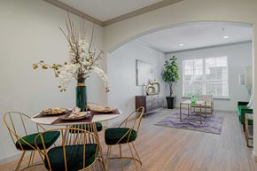 Houston apartment for rent - Dining at Auxo at Memorial, Houston, 77024