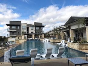 Fort Worth apartment for rent - Large Swimming Pool at The Kelley at Samuels Ave, Texas, 76102