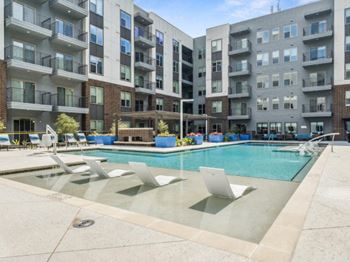 Relaxing pool with sundecks
