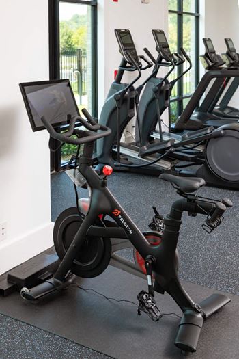 24/7 State-of-the-art fitness center