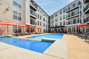 Westerville apartment for rent - A swimming pool at Kenyon Square Apartments in Polaris, Ohio