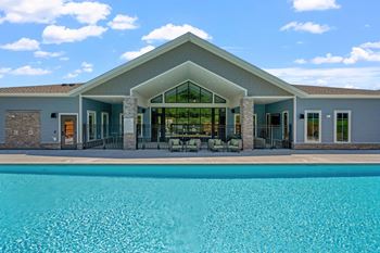 Sparking swimming pool