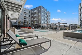 Sparkling swimming pool - building i & ii