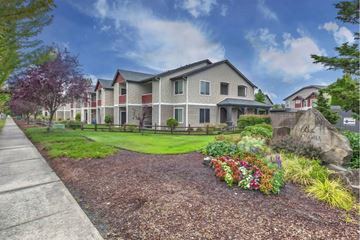 Fife apartment for rent - A large house with a garden in front.