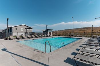 Resort-style pool with sun shelf