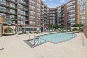 Arlington apartment for rent - Pool with sundeck and lounge chairs
