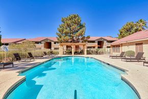 Las Vegas apartment for rent - the swimming pool at the preserve at polo apartments tx