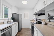 Renton apartment for rent - Modern Kitchen at 2000 Lake Washington Apartments in Renton, Washington 98056