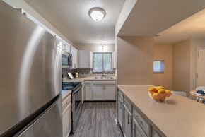 Independence apartment for rent - Upgraded Kitchen