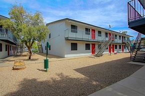 Phoenix apartment for rent - our apartments showcase a beautiful courtyard