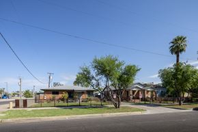 Phoenix apartment for rent - grounds