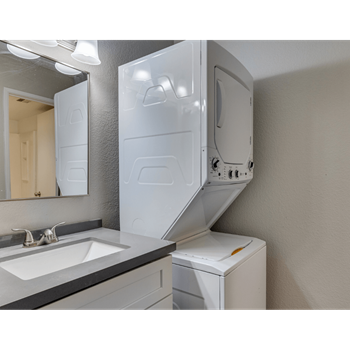Fluff & fold laundry service