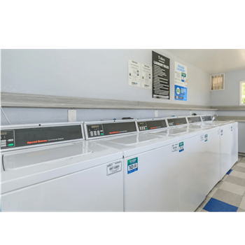 Fluff & fold laundry service