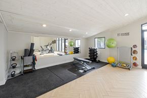 Mesa apartment for rent - Fitness center with weights