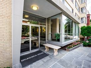Washington apartment for rent - exterior of brunswick house apartments in dupont circle washington dc