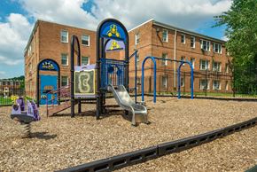 Washington apartment for rent - playground with jungle gym at jetu apartments in washington dc
