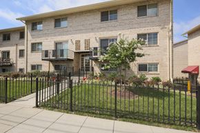Washington apartment for rent - brick exterior of naylor overlook apartments in washington dc