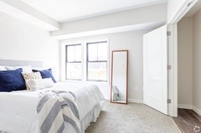 Lincoln apartment for rent - Spacious bedrooms with gorgeous natural light exposure at Oriole Landing, Lincoln