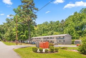Marietta apartment for rent - Lush Landscaping at Balfour Forest Apartments, Marietta, GA