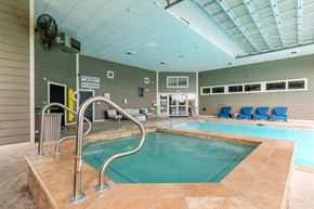 Independence apartment for rent - an indoor pool and chairs