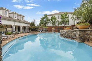 Hendersonville apartment for rent - Cantare at Indian Lake Village