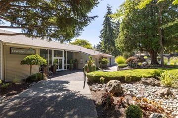 Tacoma apartment for rent - Lakeside Landing Apartments