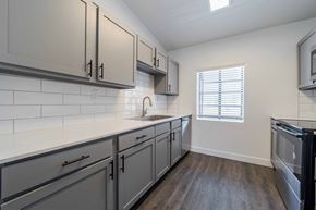 Phoenix apartment for rent - Kitchen with tile backsplash