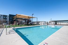 Phoenix apartment for rent - swimming pool with shaded area