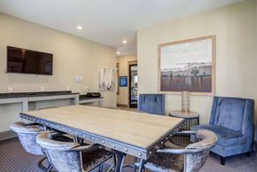 Columbia apartment for rent - conference room