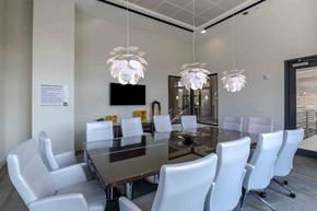 Baltimore apartment for rent - Conference room