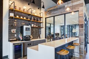 Ft Collins apartment for rent - A modern and sleek Cyber Cafe