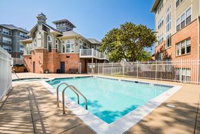 Marlboro apartment for rent - swimming pool with fence