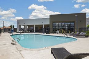 Albuquerque apartment for rent - A large swimming pool in front of the clubhouse.