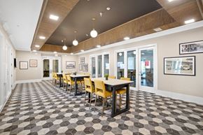 Fredericksburg apartment for rent - Clubhouse lounge area