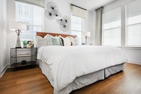 Gallatin apartment for rent - Bedroom with large windows and hardwood floors