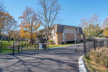 Controlled access entry gate