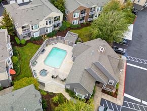 Portland apartment for rent - Aerial Pool View at Oriel Apartments, Portland, Oregon