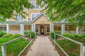 Creston apartment for rent - The image shows a building with the number 509 on it.