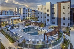 Newtown Square apartment for rent - Pool with in-water seating and sun lounge at Madison Ellis Preserve, Newtown Square, 19073