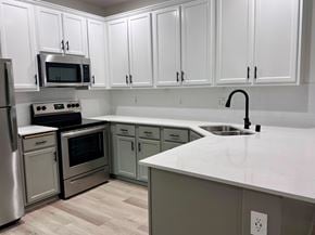 Puyallup apartment for rent - Apartment kitchen at Madison Sierra Sun, Puyallup, WA, 98374.