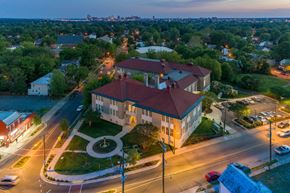 Richmond apartment for rent - Front 2