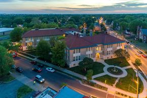 Richmond apartment for rent - Front 3
