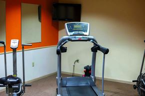 Abingdon apartment for rent - our gym has a treadmill and a tv