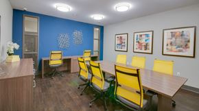 Baltimore apartment for rent - Resident lounge with modern furniture at Mulberry at Park