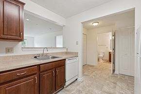 Laurel apartment for rent - Park View at Laurel apartment community for seniors offers spacious floor plans with fully equipped kitchens.